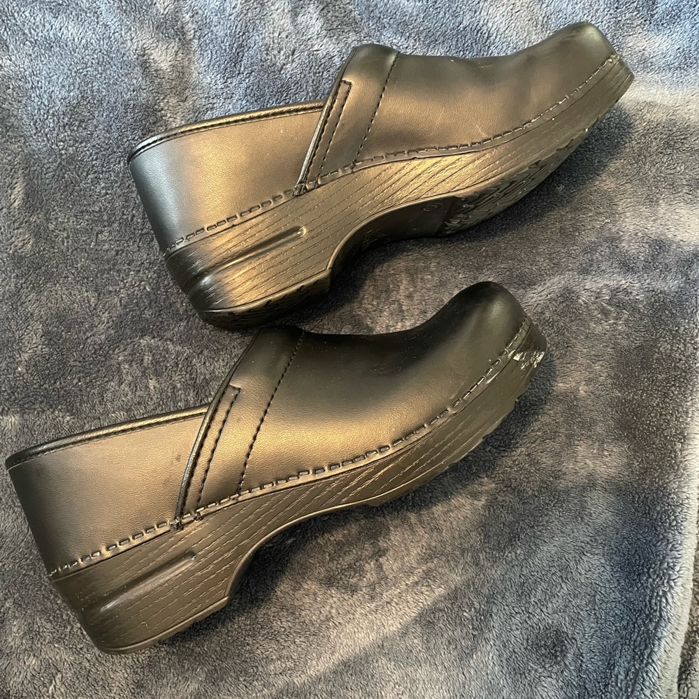 Dansko size 41 black clogs